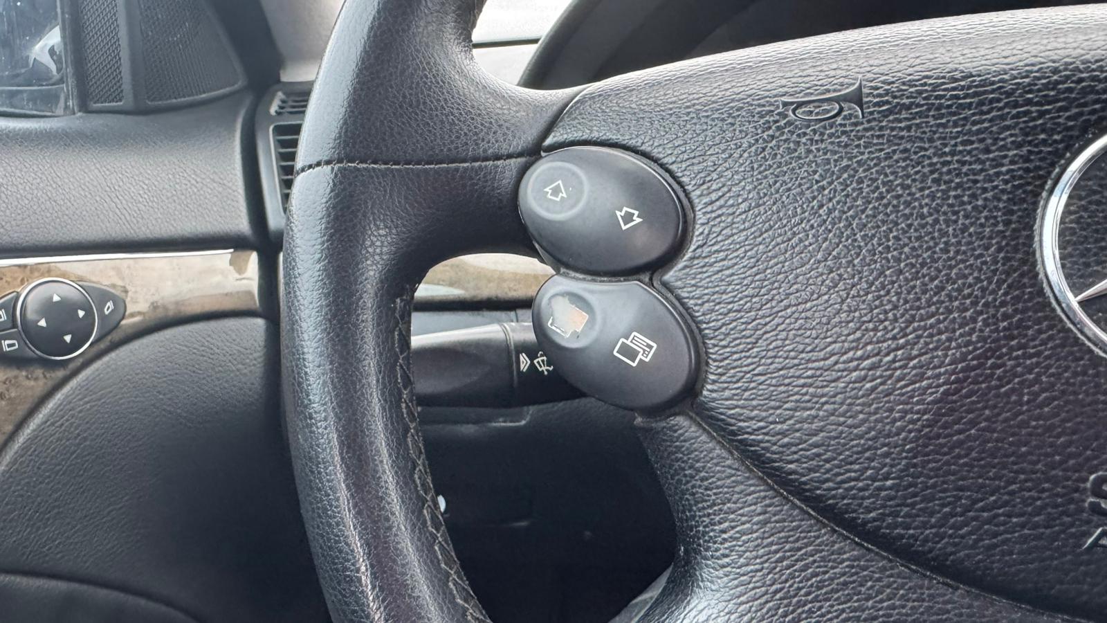 MERCEDES BENZ E220 AVANTGARDE