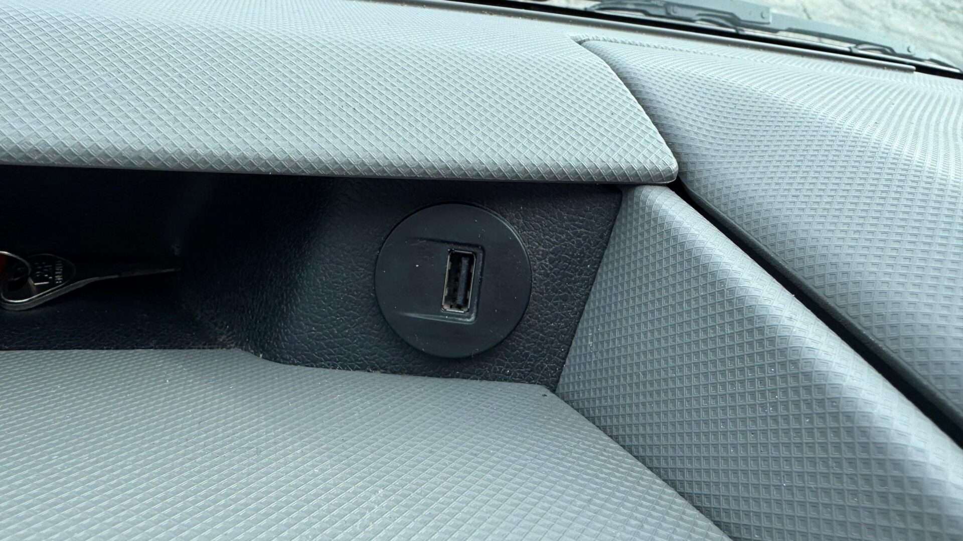 NISSAN NV400 KRAVAS BUSS