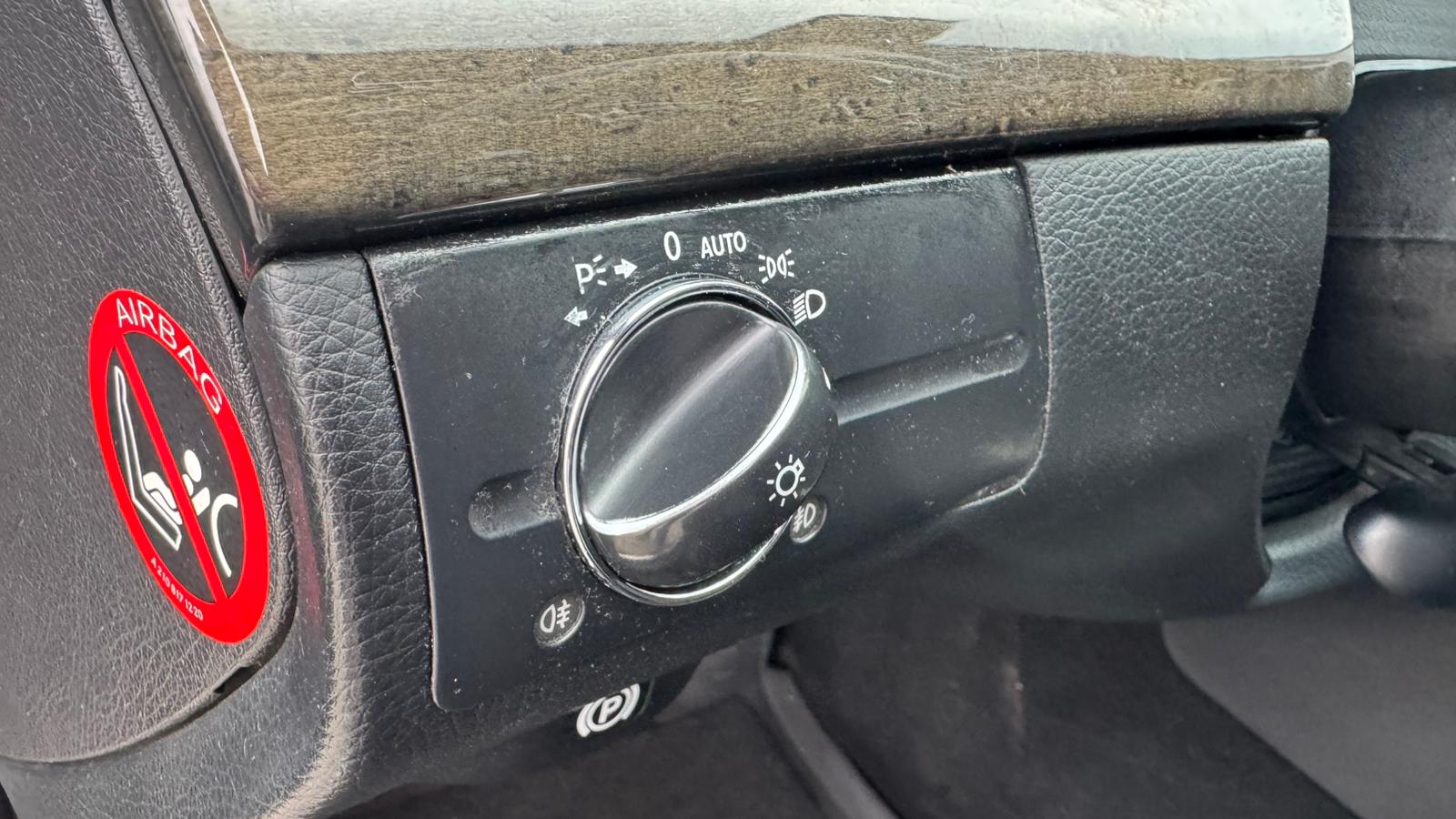 MERCEDES BENZ E220 AVANTGARDE