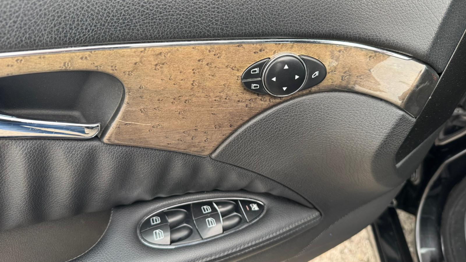 MERCEDES BENZ E220 AVANTGARDE