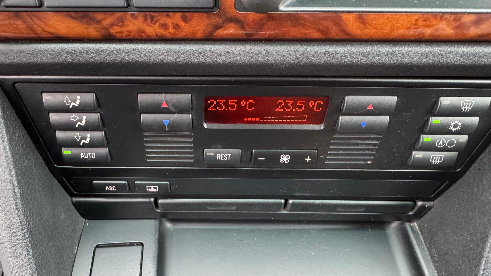 BMW 528 (E39) M-PACK