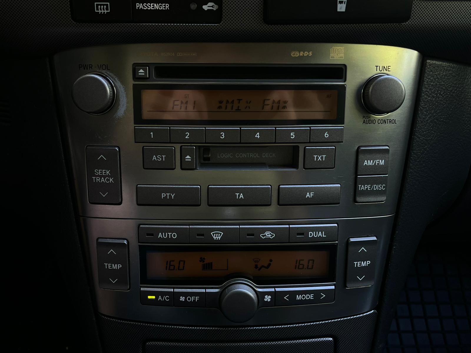 TOYOTA AVENSIS
