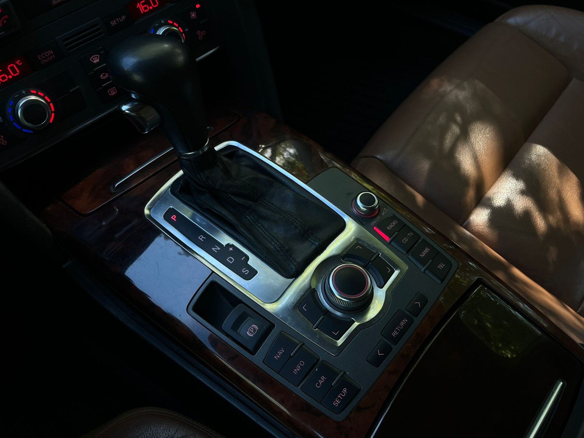 AUDI A6 QUATTRO