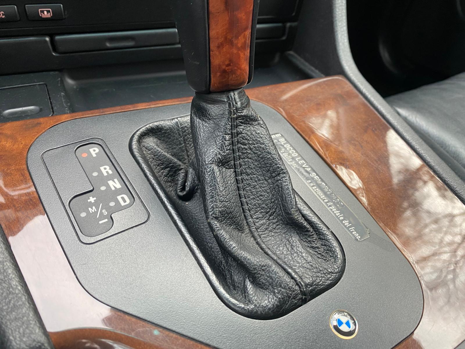 BMW 528 (E39) M-PACK