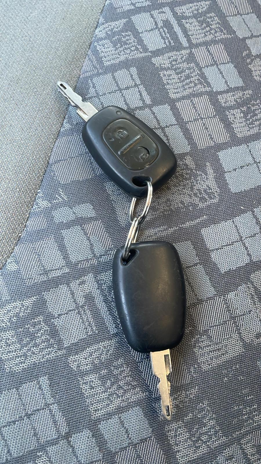 OPEL VIVARO KRAVAS BUSS