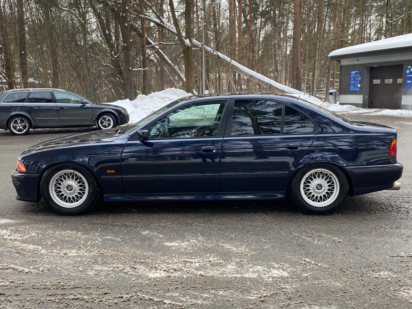 BMW 528 (E39) M-PACK