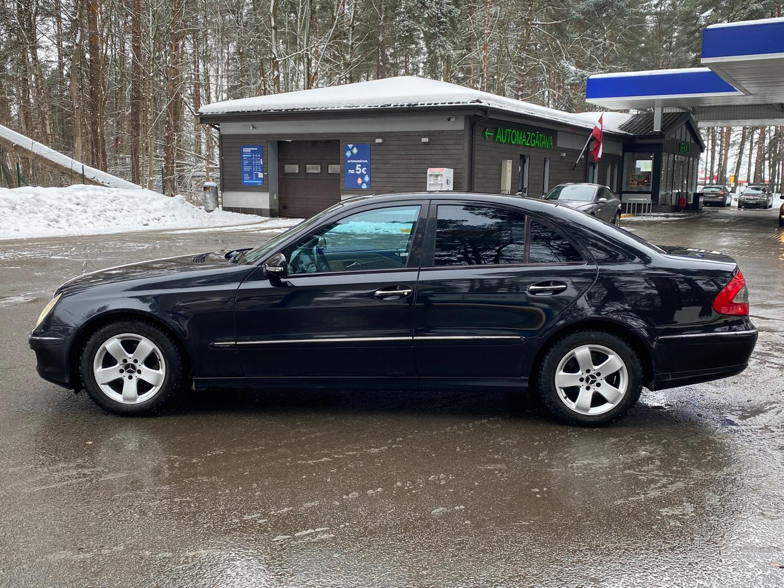 MERCEDES BENZ E220 AVANTGARDE