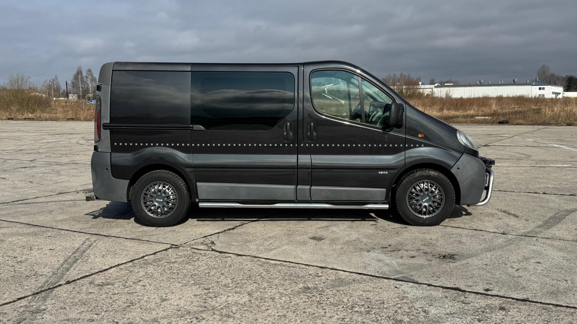 OPEL VIVARO KRAVAS BUSS