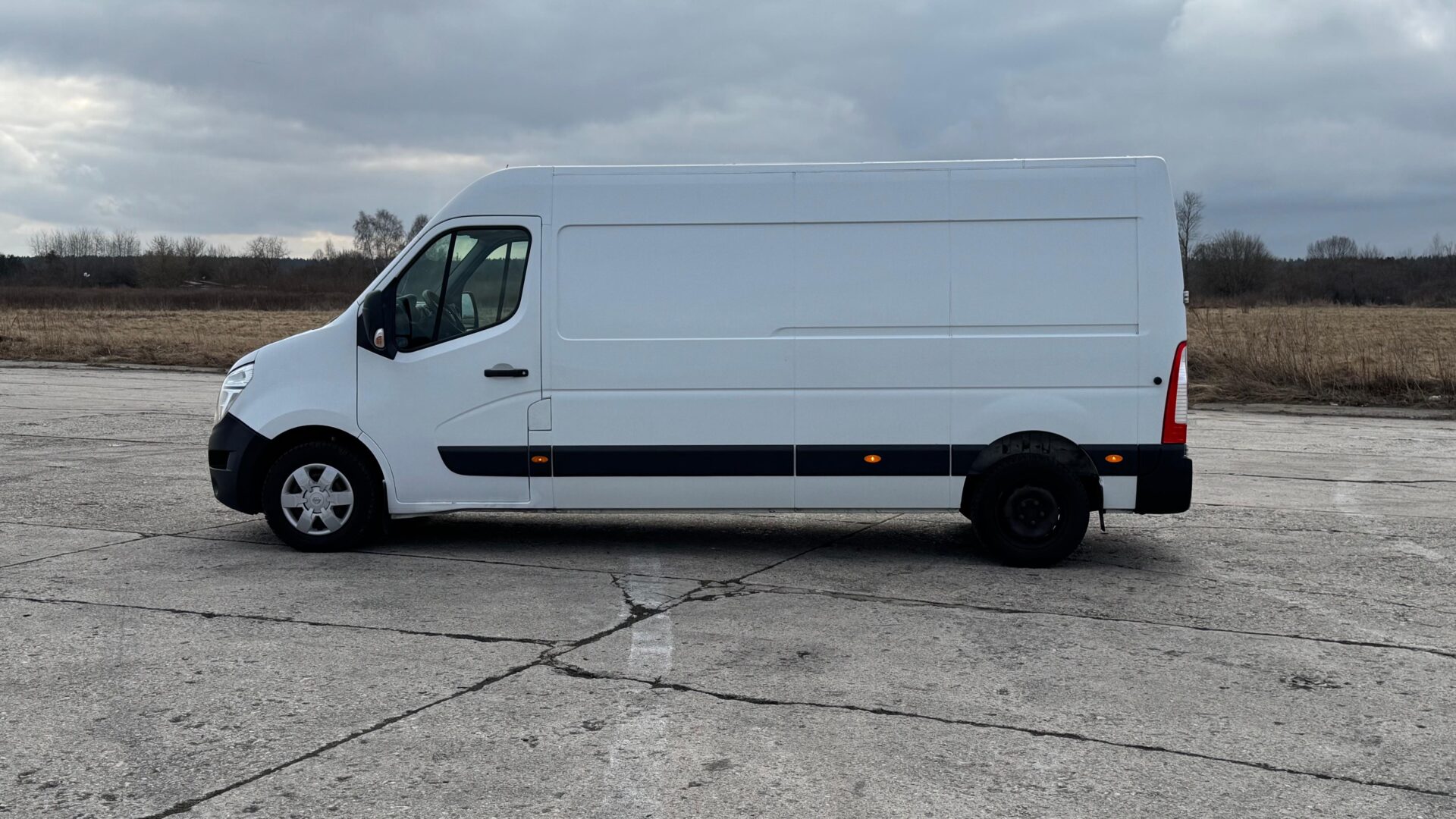 NISSAN NV400 KRAVAS BUSS