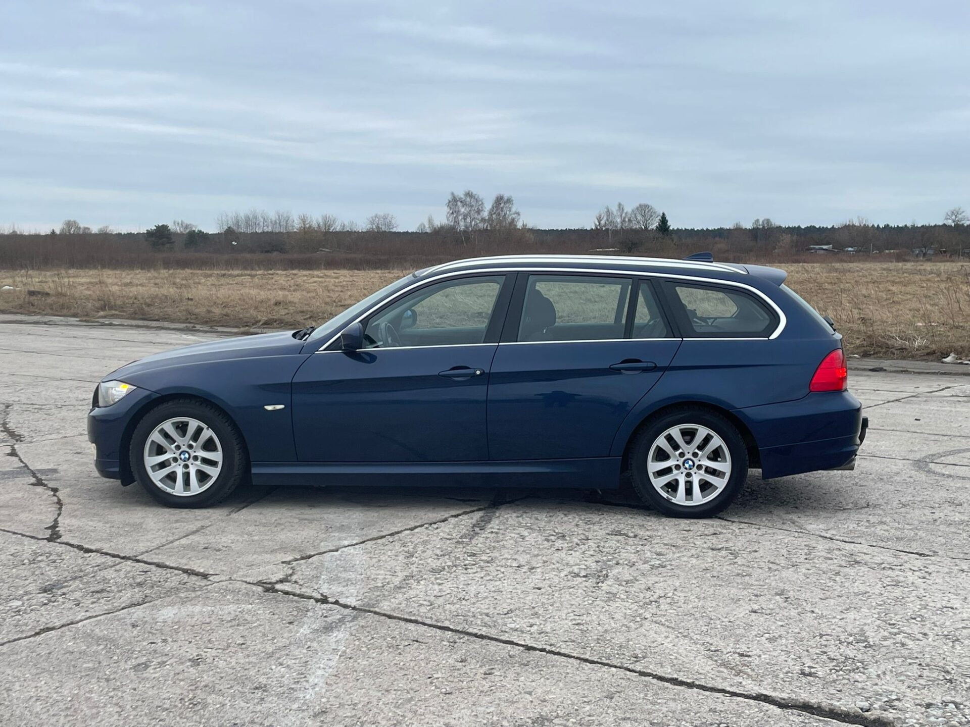 BMW 318 (E91)