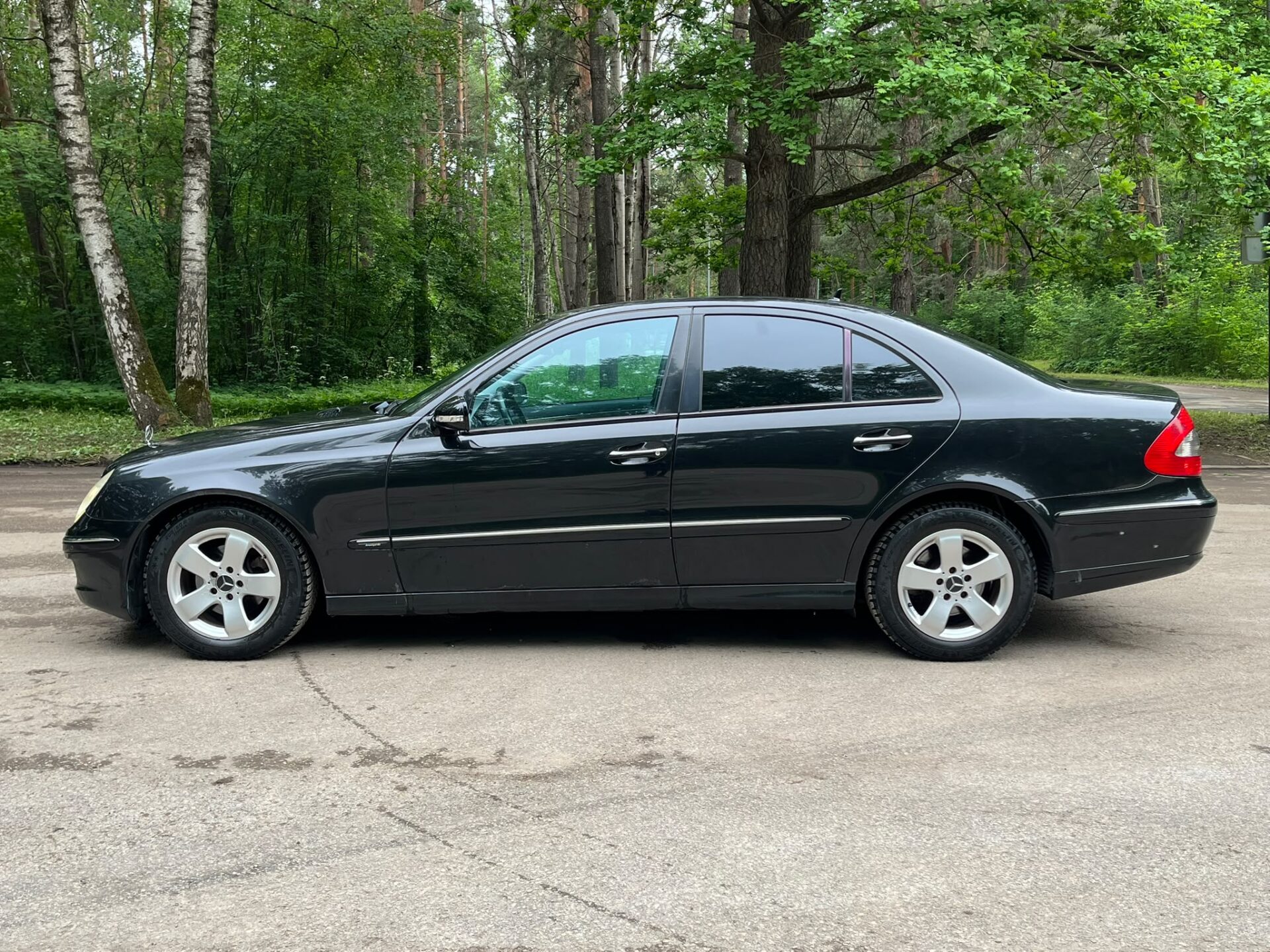 MERCEDES BENZ E220 AVANTGARDE