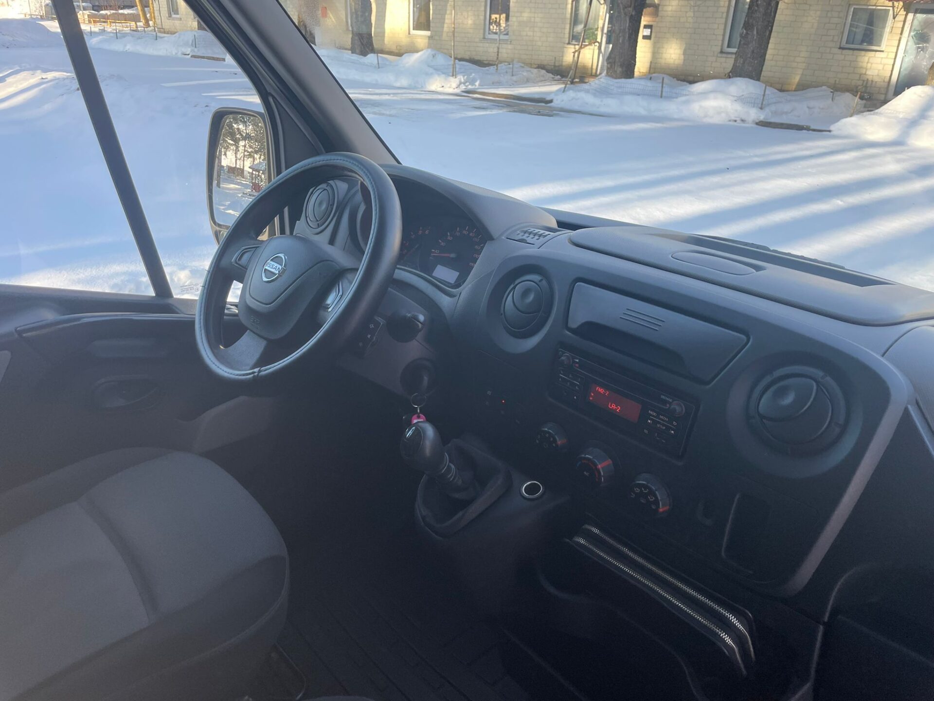 NISSAN NV400 KRAVAS BUSS