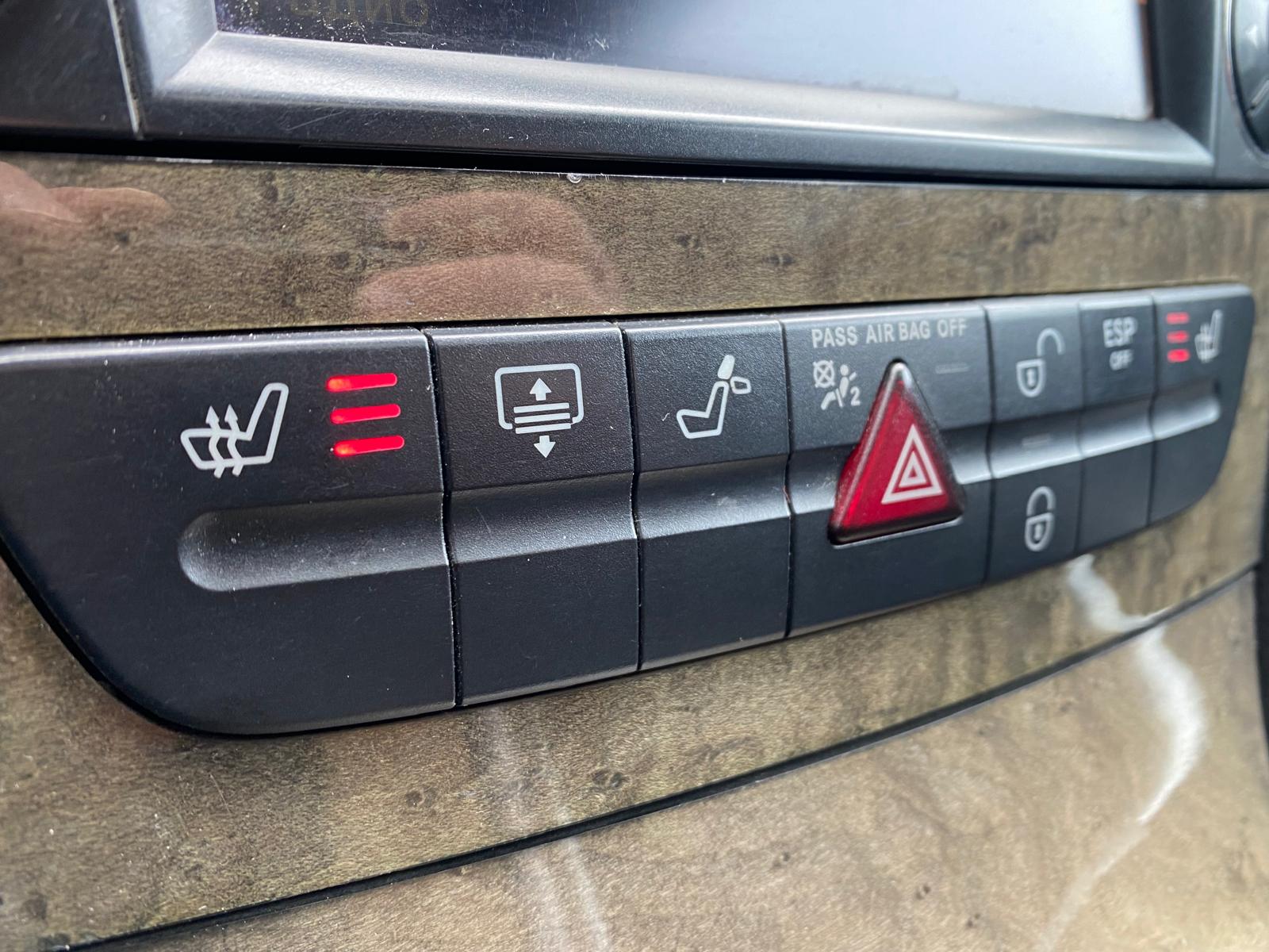 MERCEDES BENZ E220 AVANTGARDE