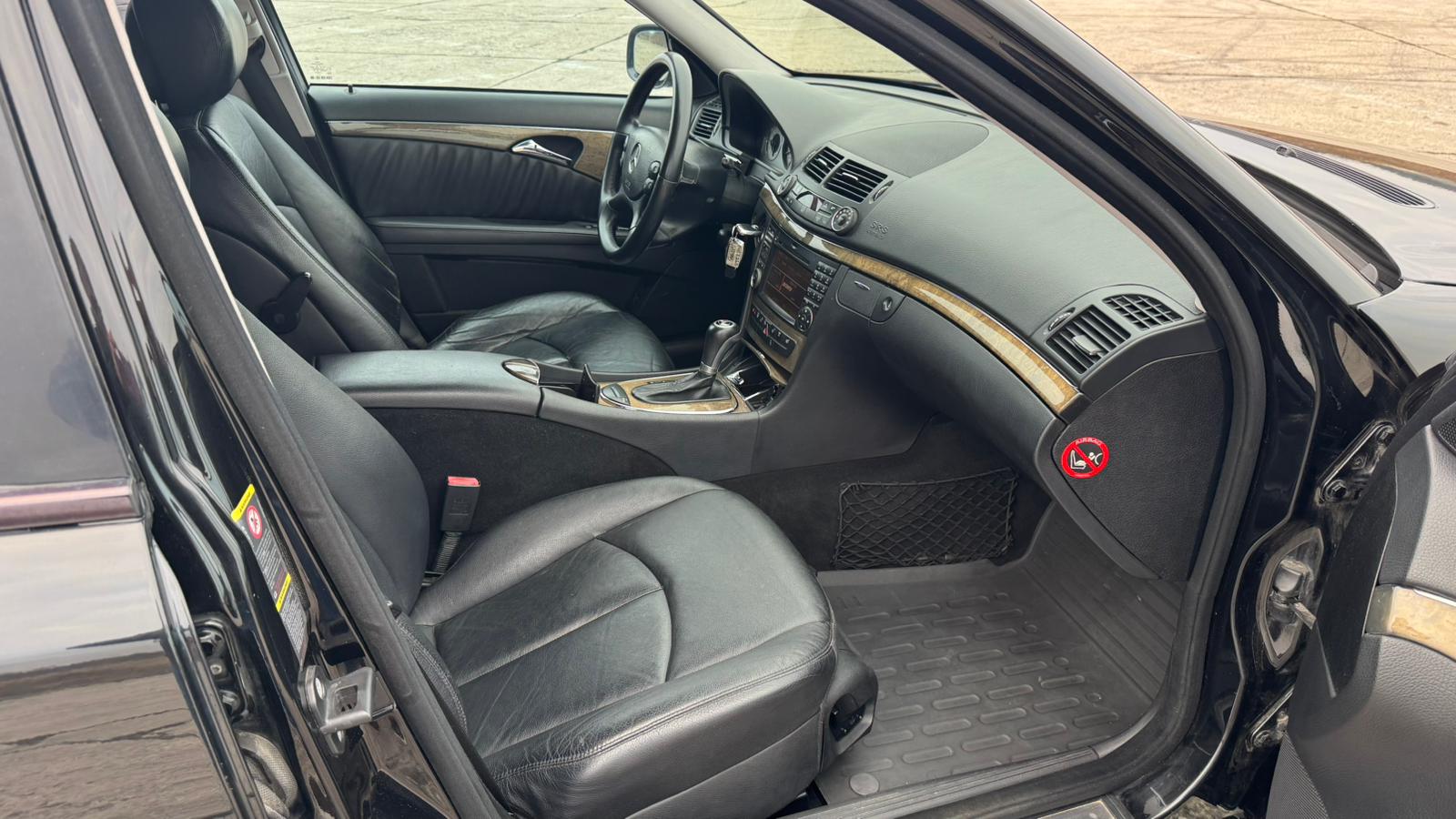 MERCEDES BENZ E220 AVANTGARDE