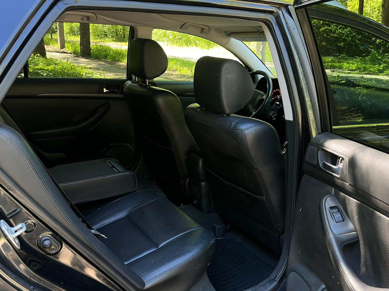 TOYOTA AVENSIS