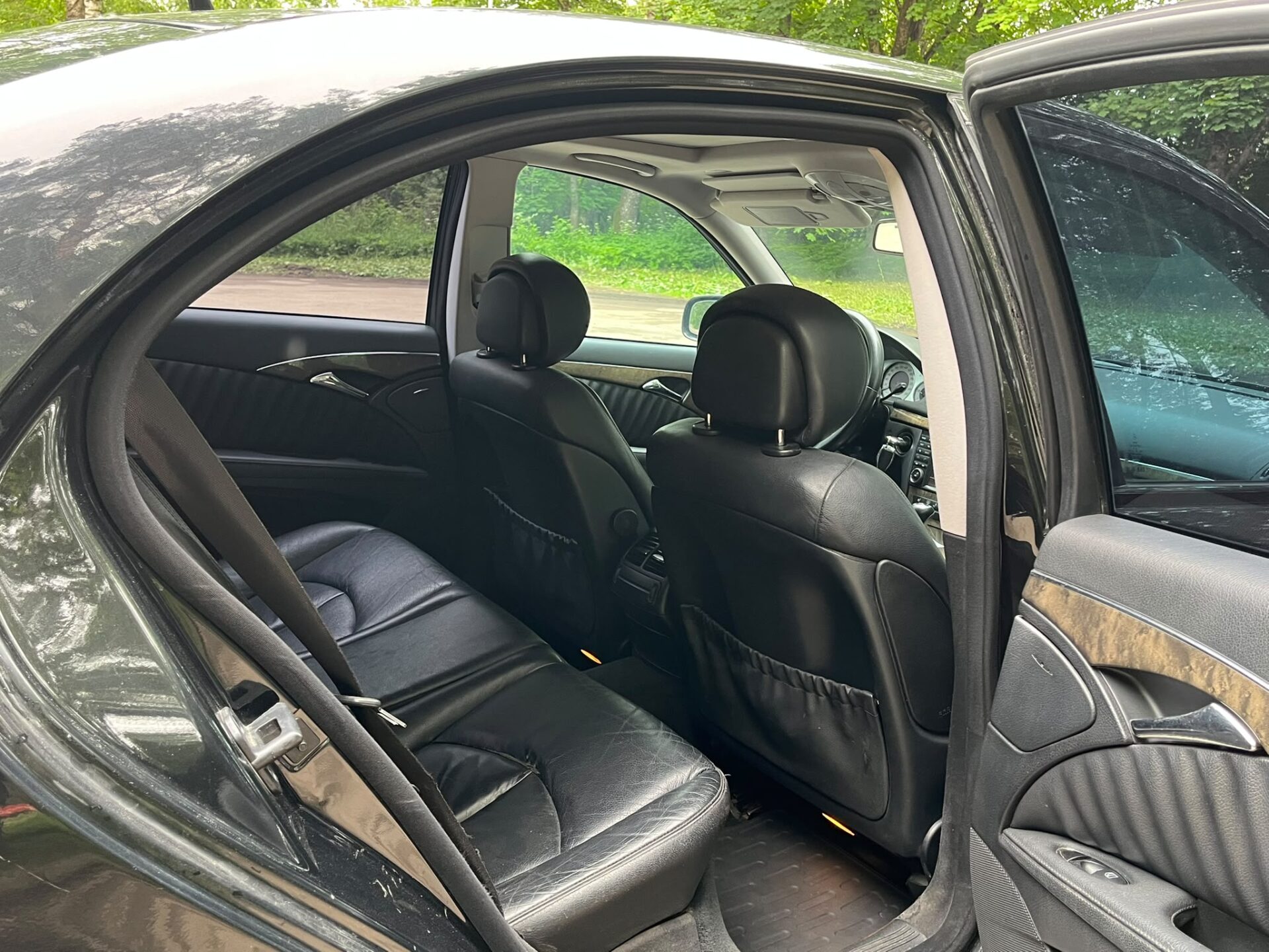 MERCEDES BENZ E220 AVANTGARDE