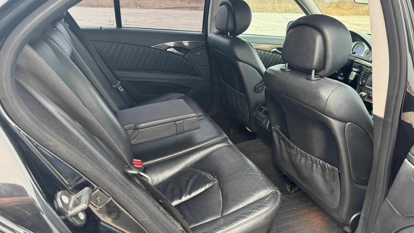 MERCEDES BENZ E220 AVANTGARDE