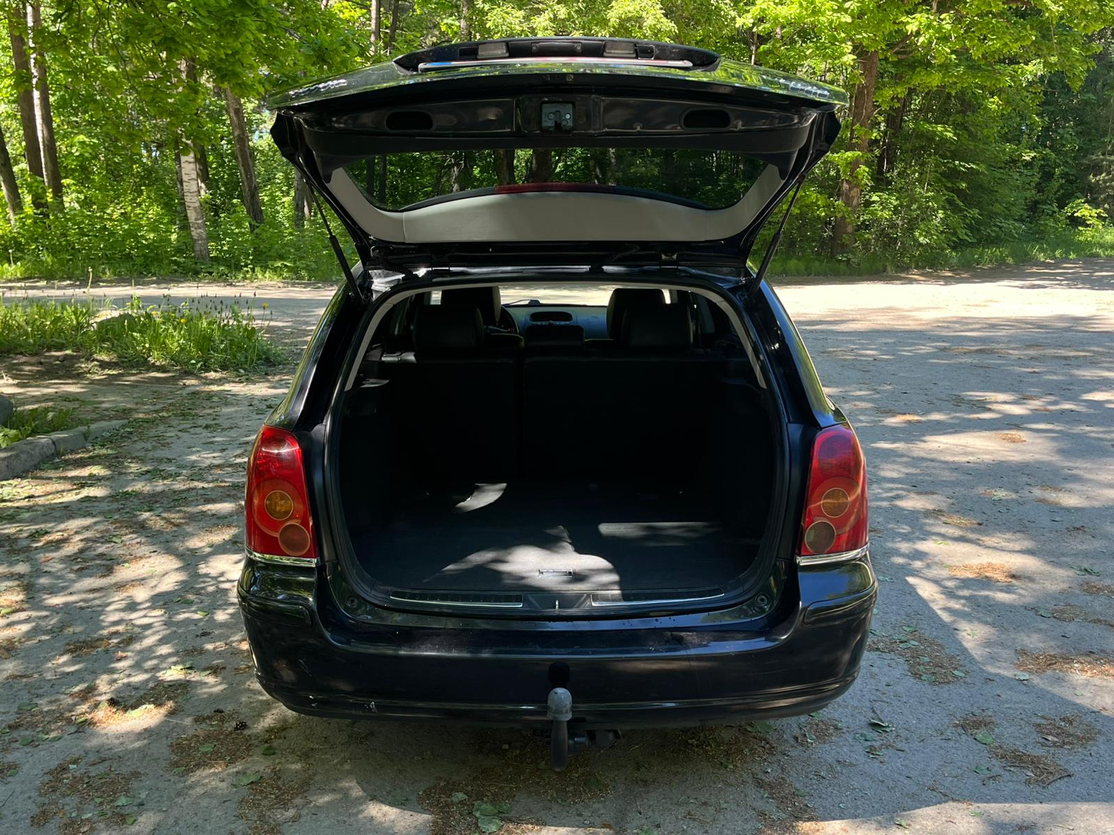 TOYOTA AVENSIS