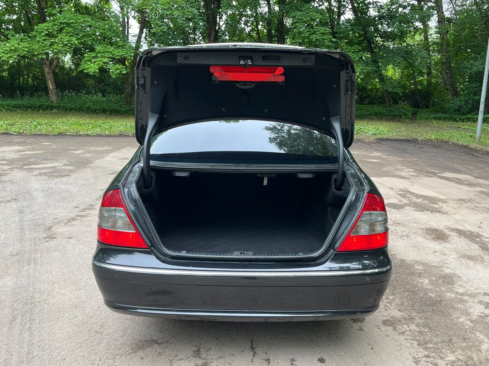 MERCEDES BENZ E220 AVANTGARDE