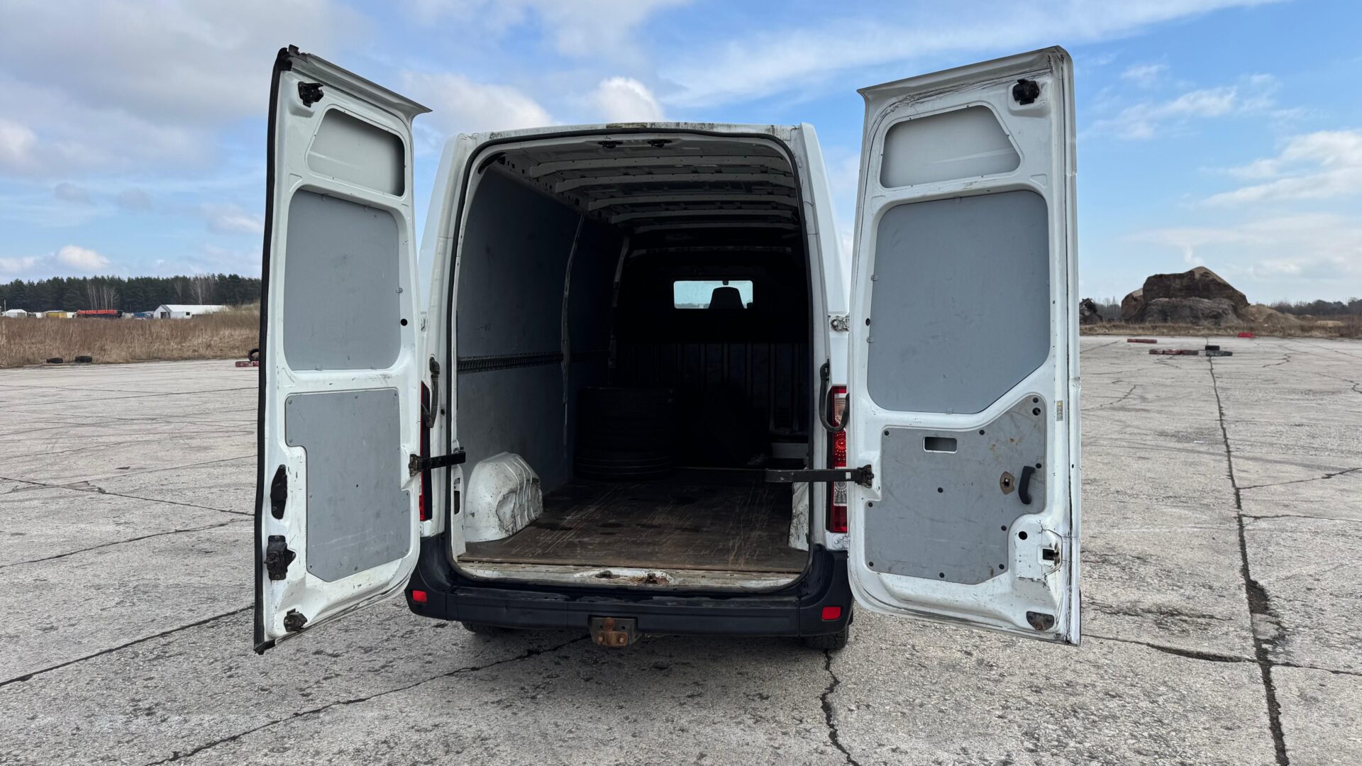 NISSAN NV400 KRAVAS BUSS