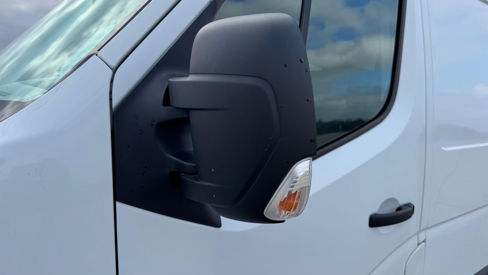 NISSAN NV400 KRAVAS BUSS