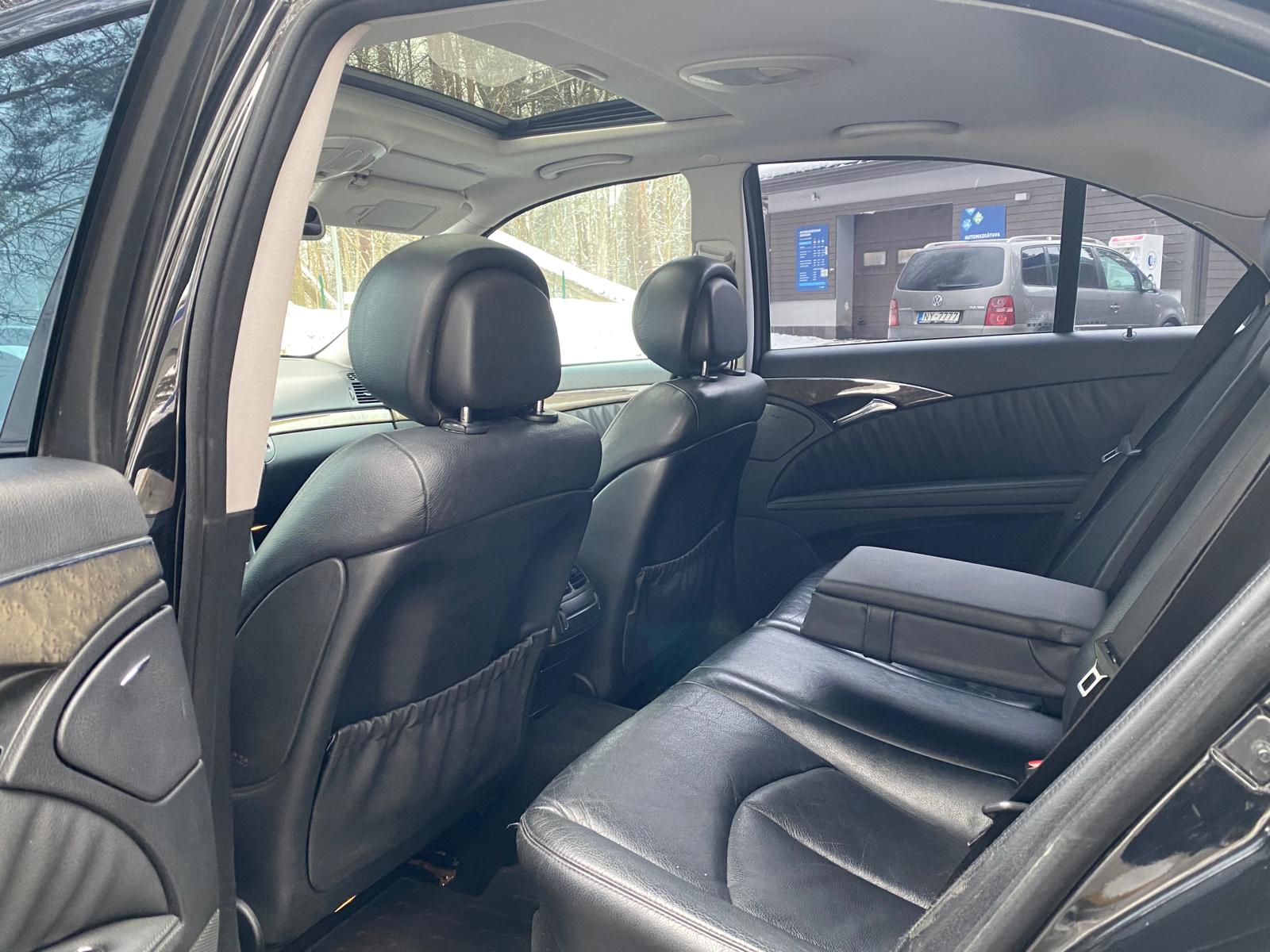 MERCEDES BENZ E220 AVANTGARDE