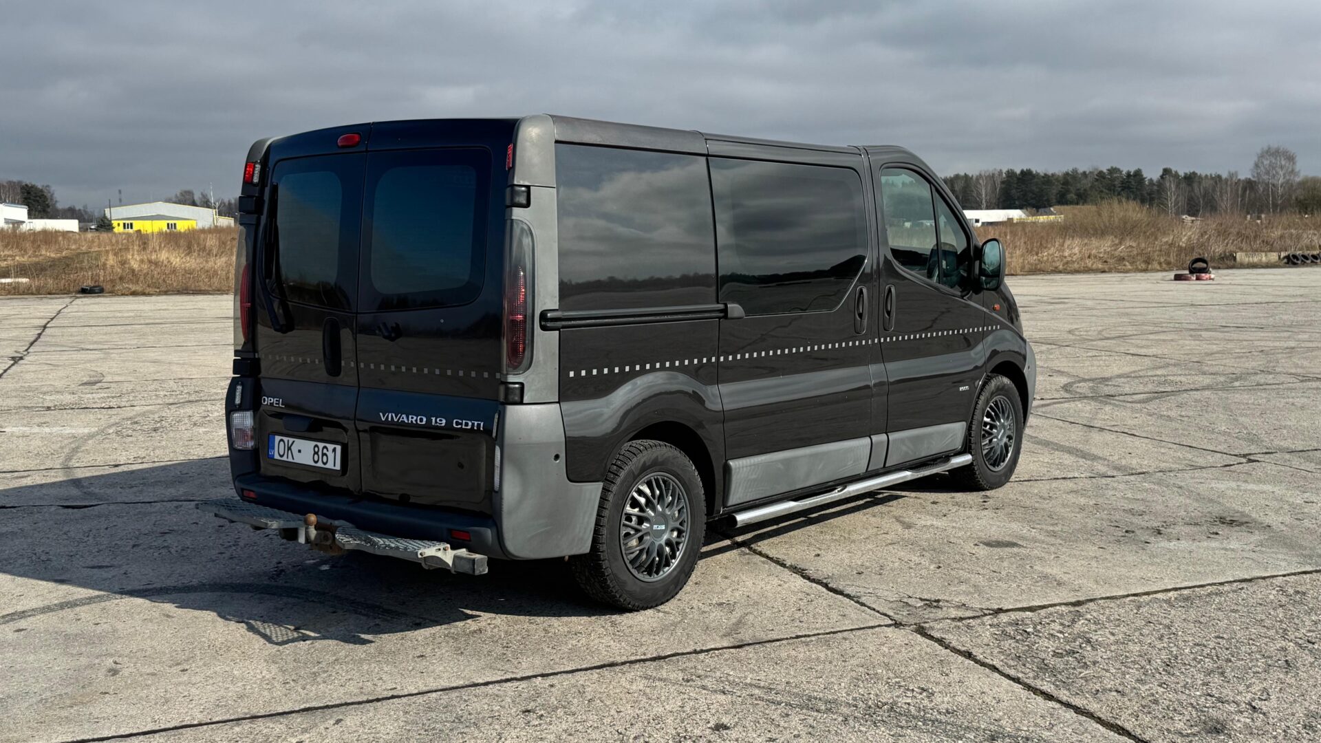 OPEL VIVARO KRAVAS BUSS