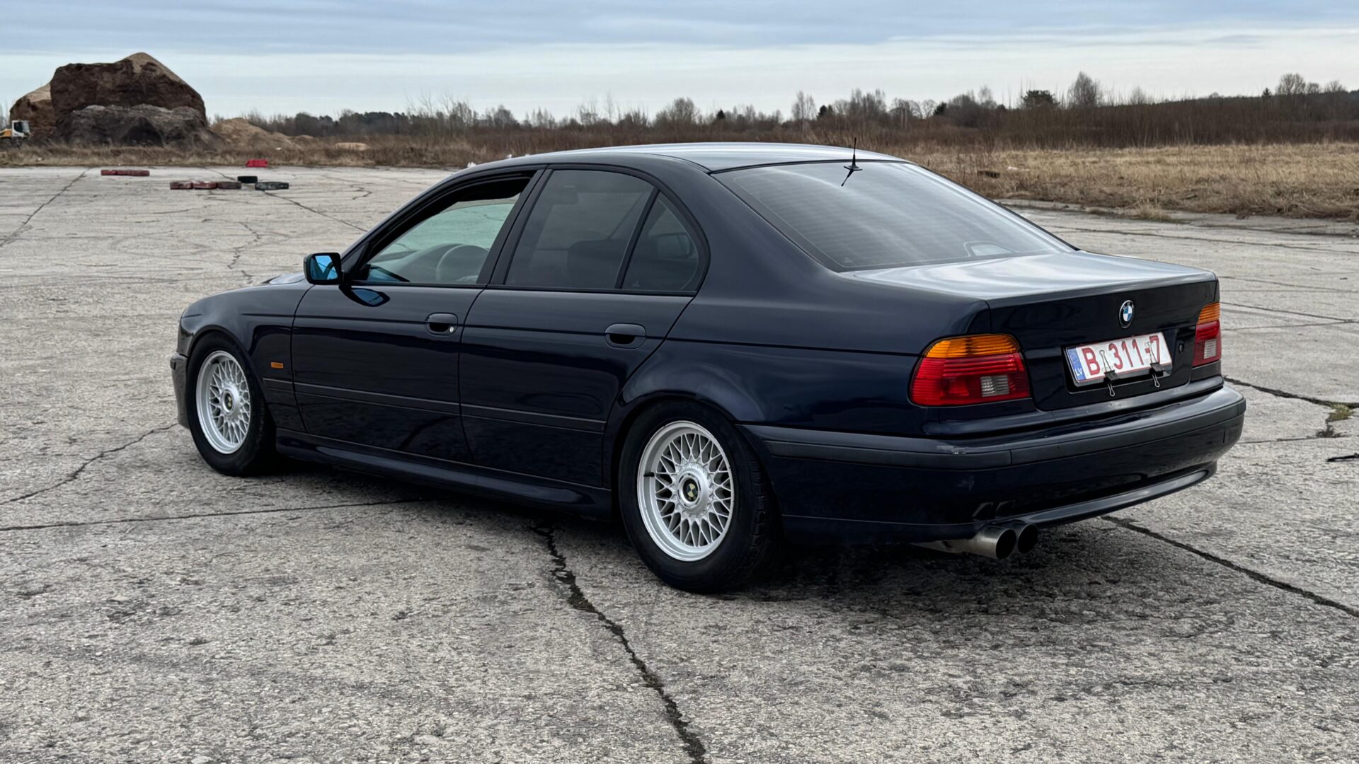 BMW 528 (E39) M-PACK
