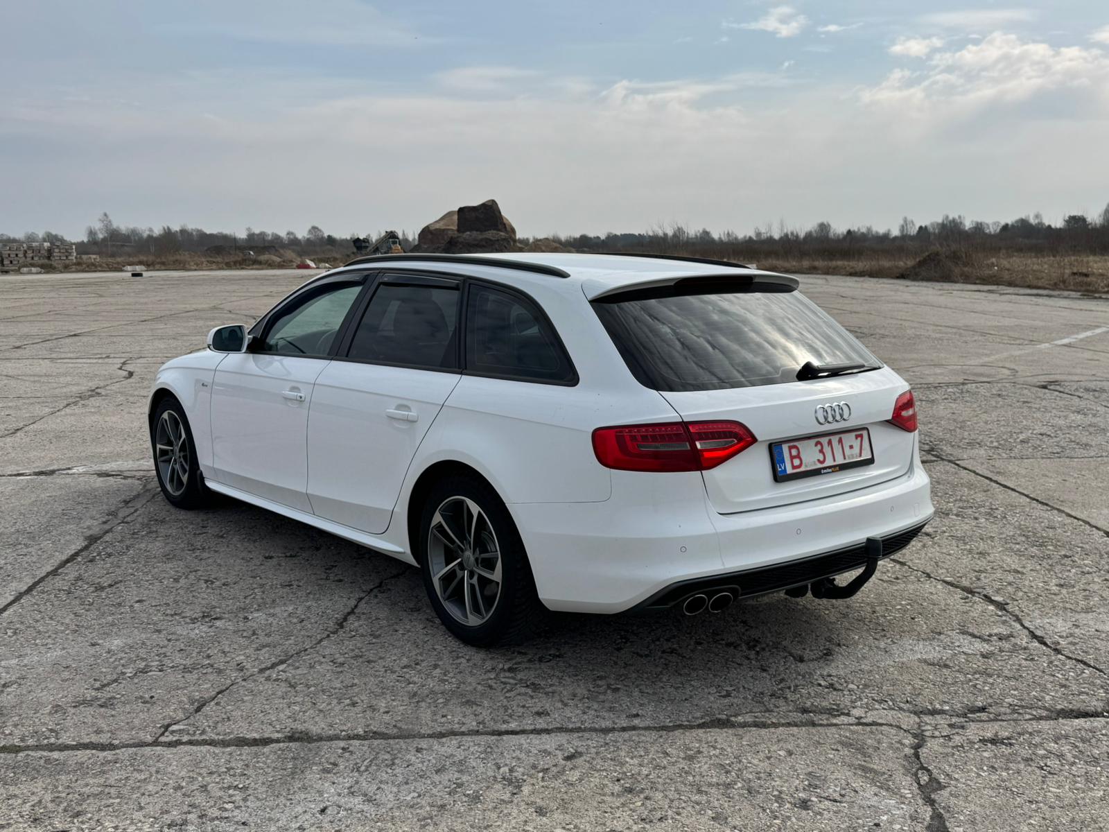AUDI A4 S-LINE
