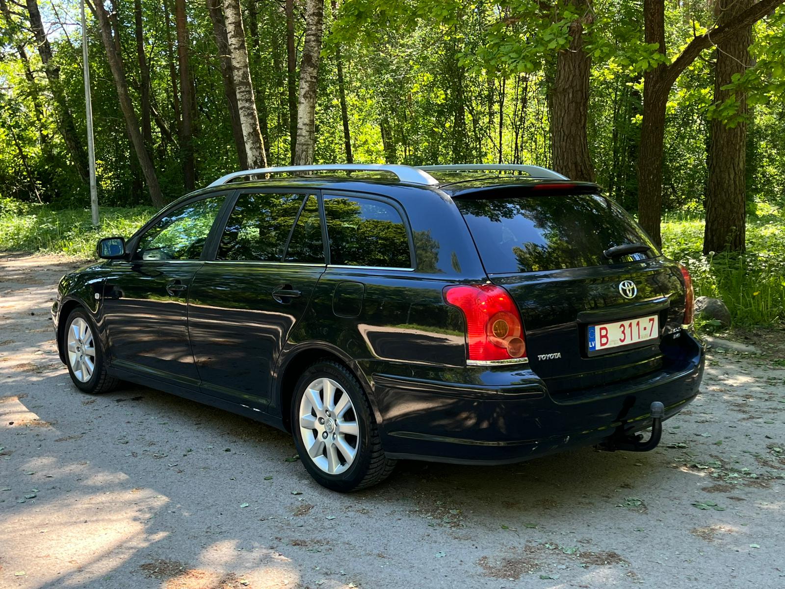 TOYOTA AVENSIS