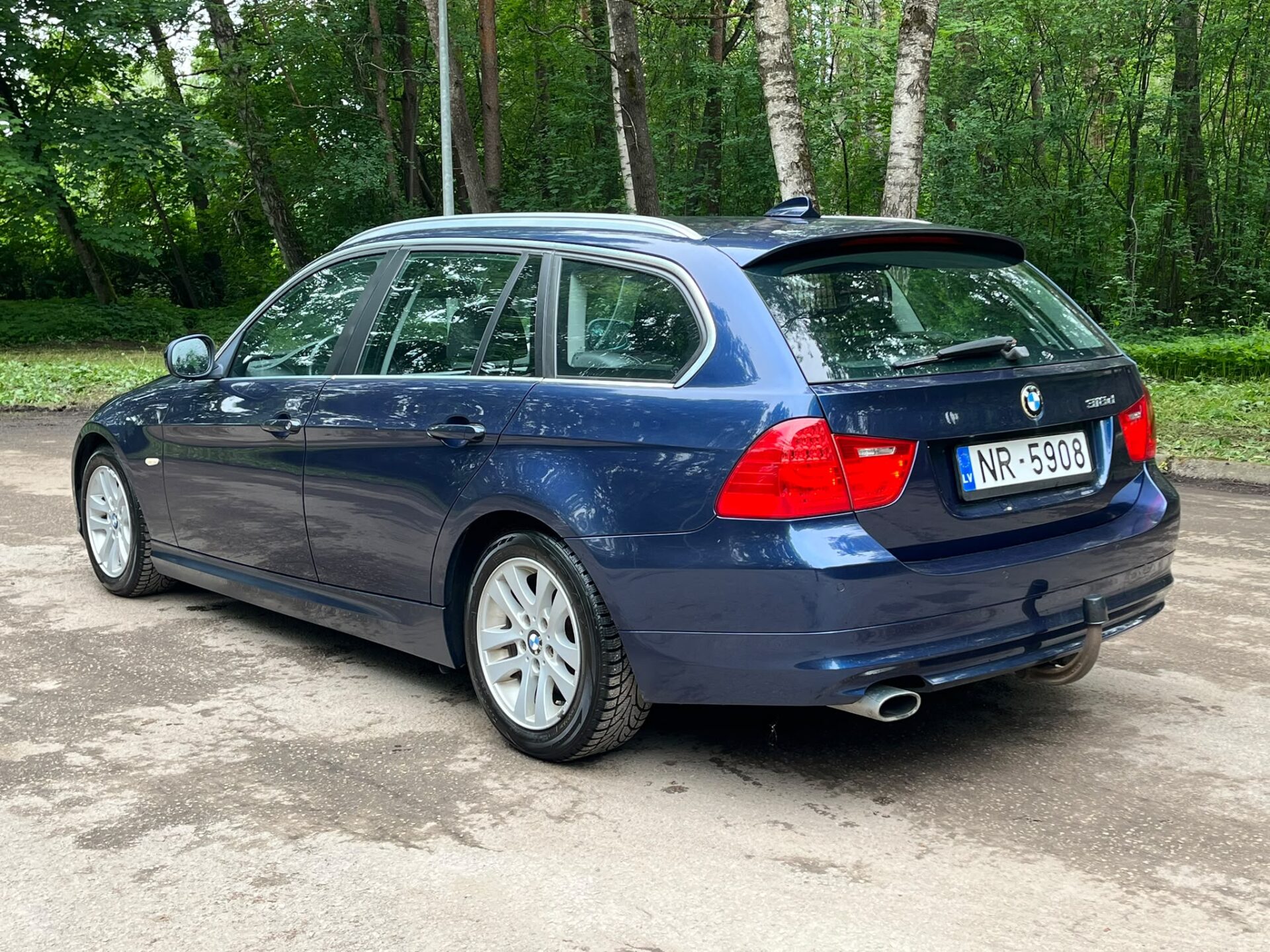 BMW 318 (E91)