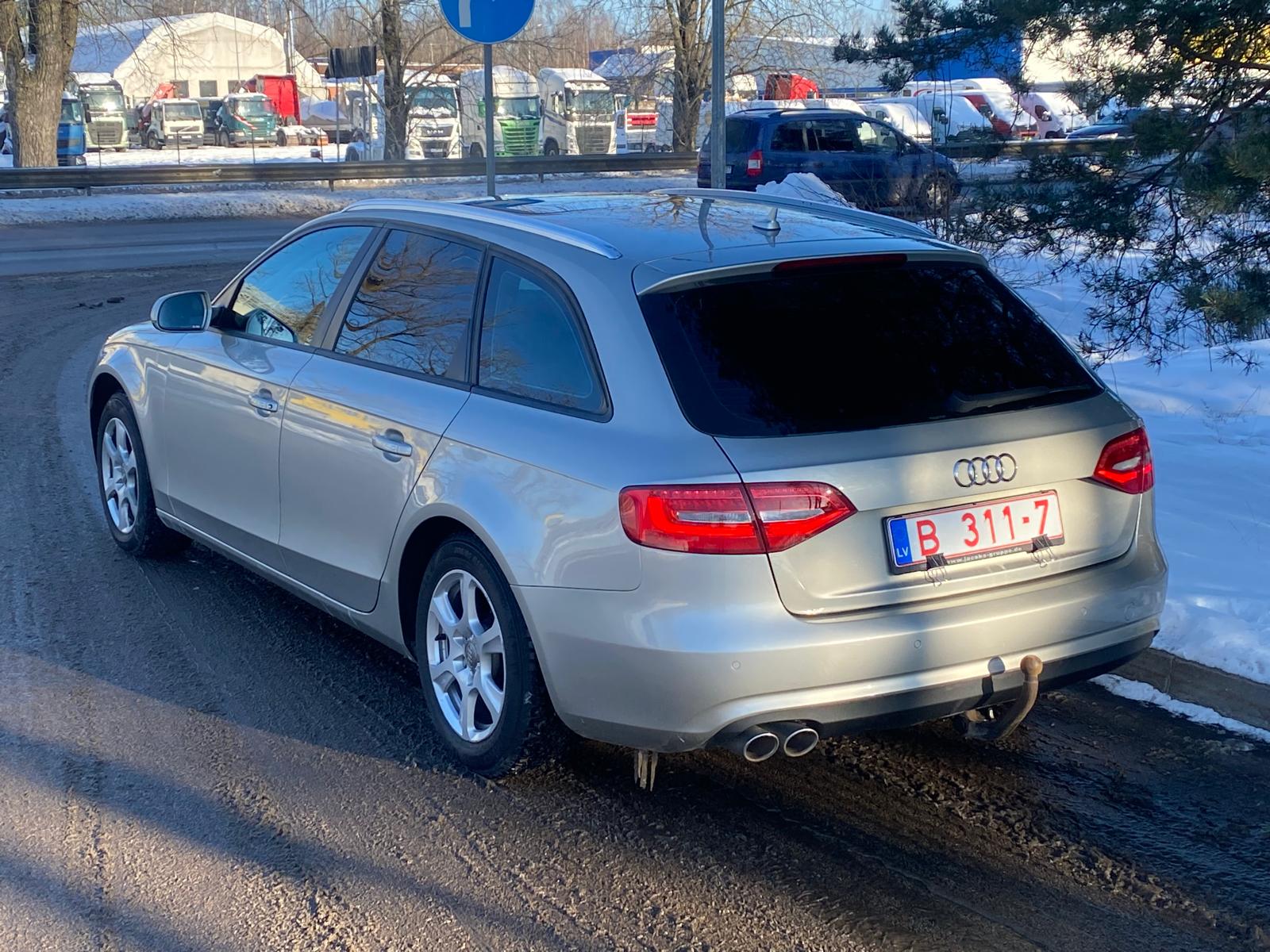 AUDI A4 AVANT