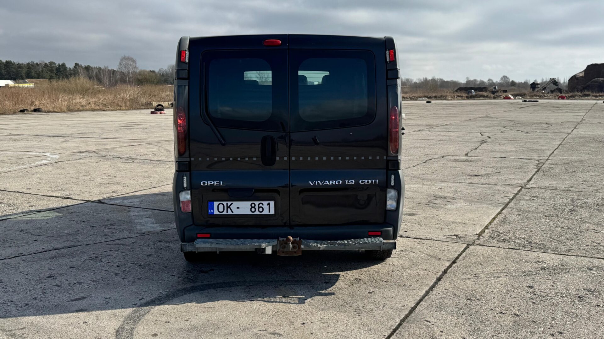 OPEL VIVARO KRAVAS BUSS