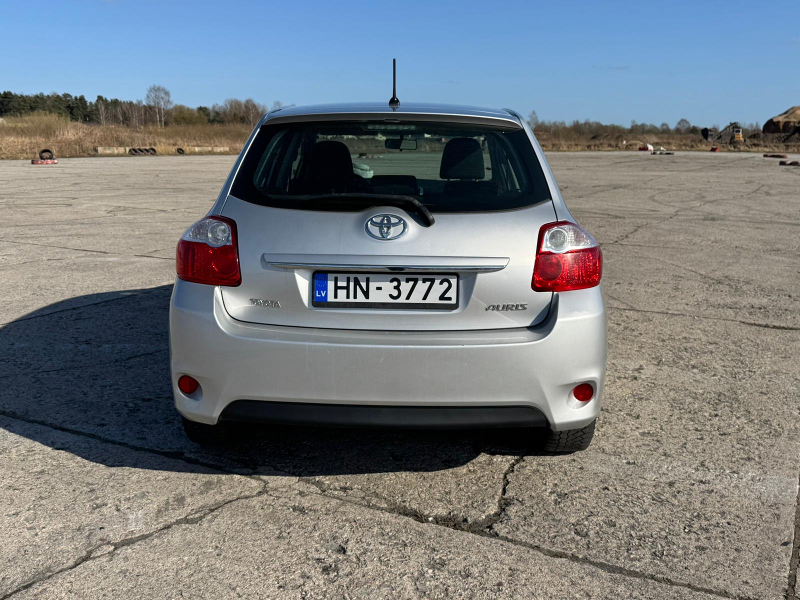 TOYOTA AURIS