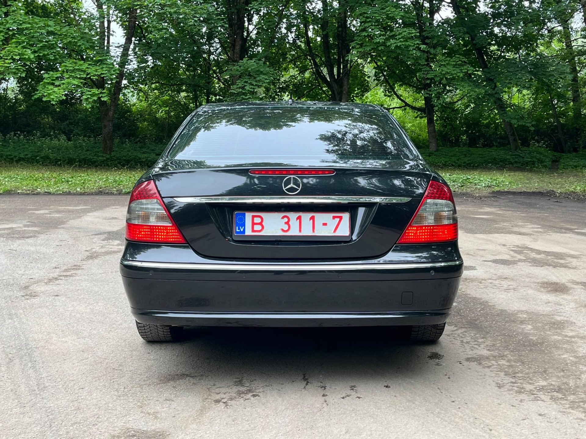 MERCEDES BENZ E220 AVANTGARDE