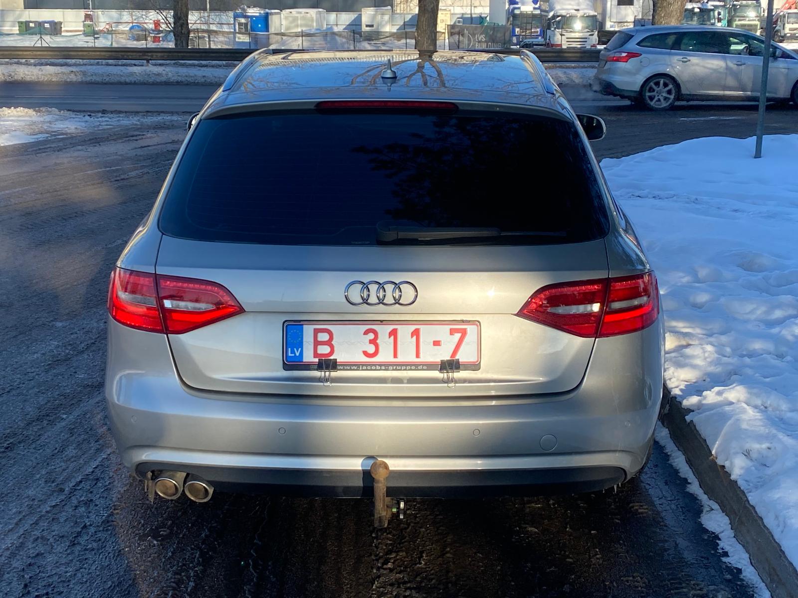 AUDI A4 AVANT