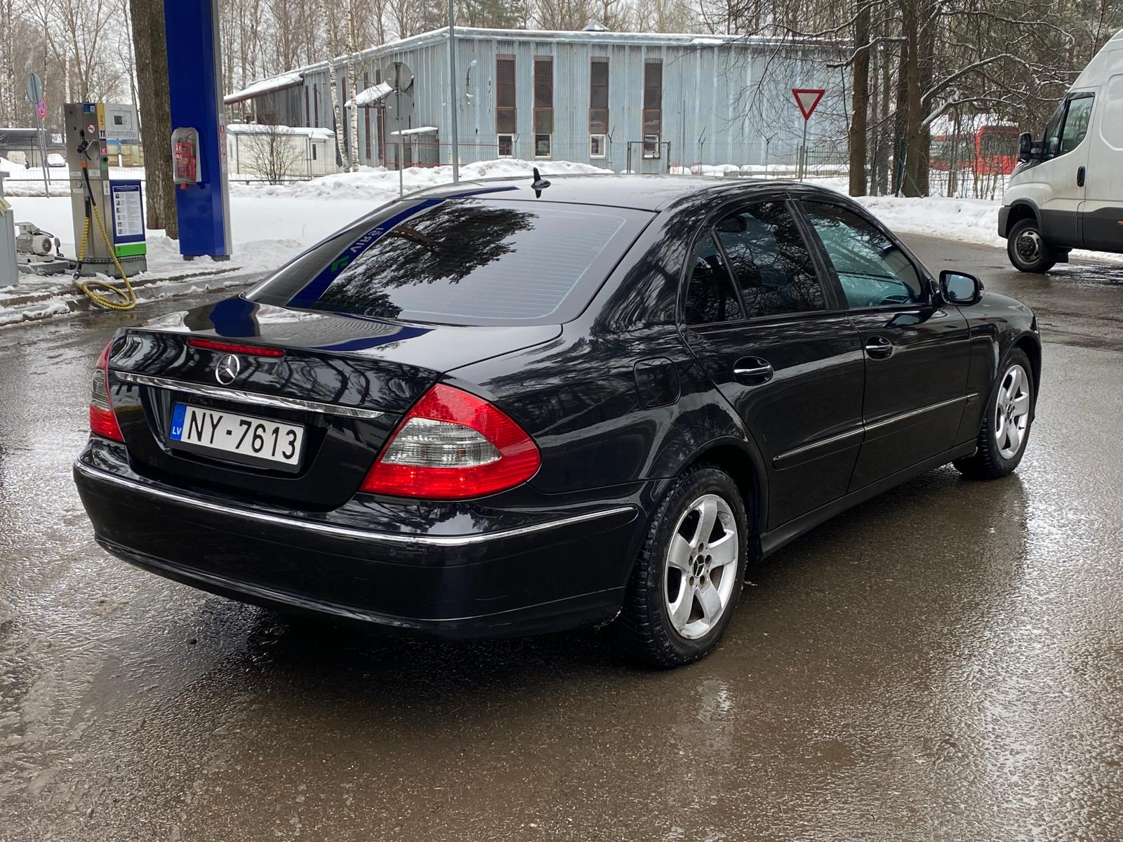 MERCEDES BENZ E220 AVANTGARDE