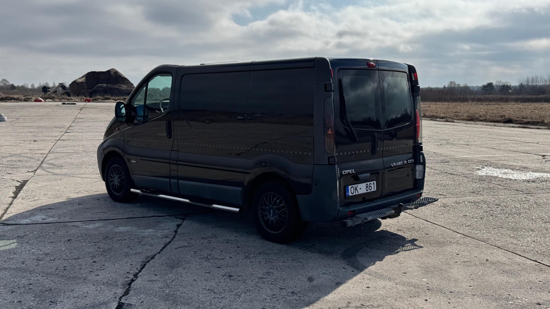 OPEL VIVARO KRAVAS BUSS