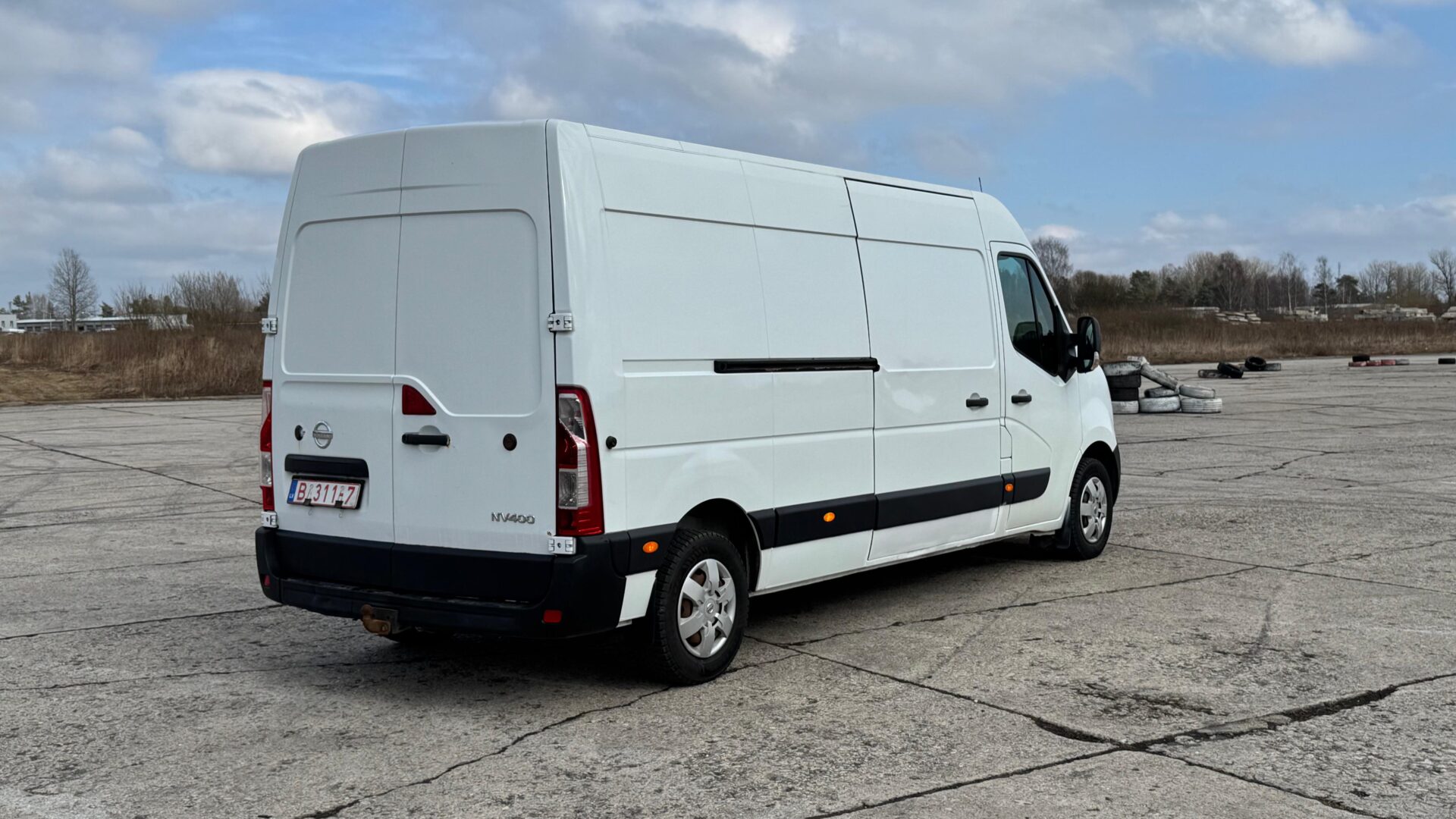 NISSAN NV400 KRAVAS BUSS