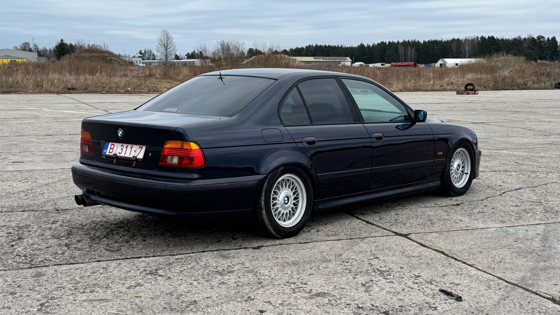 BMW 528 (E39) M-PACK