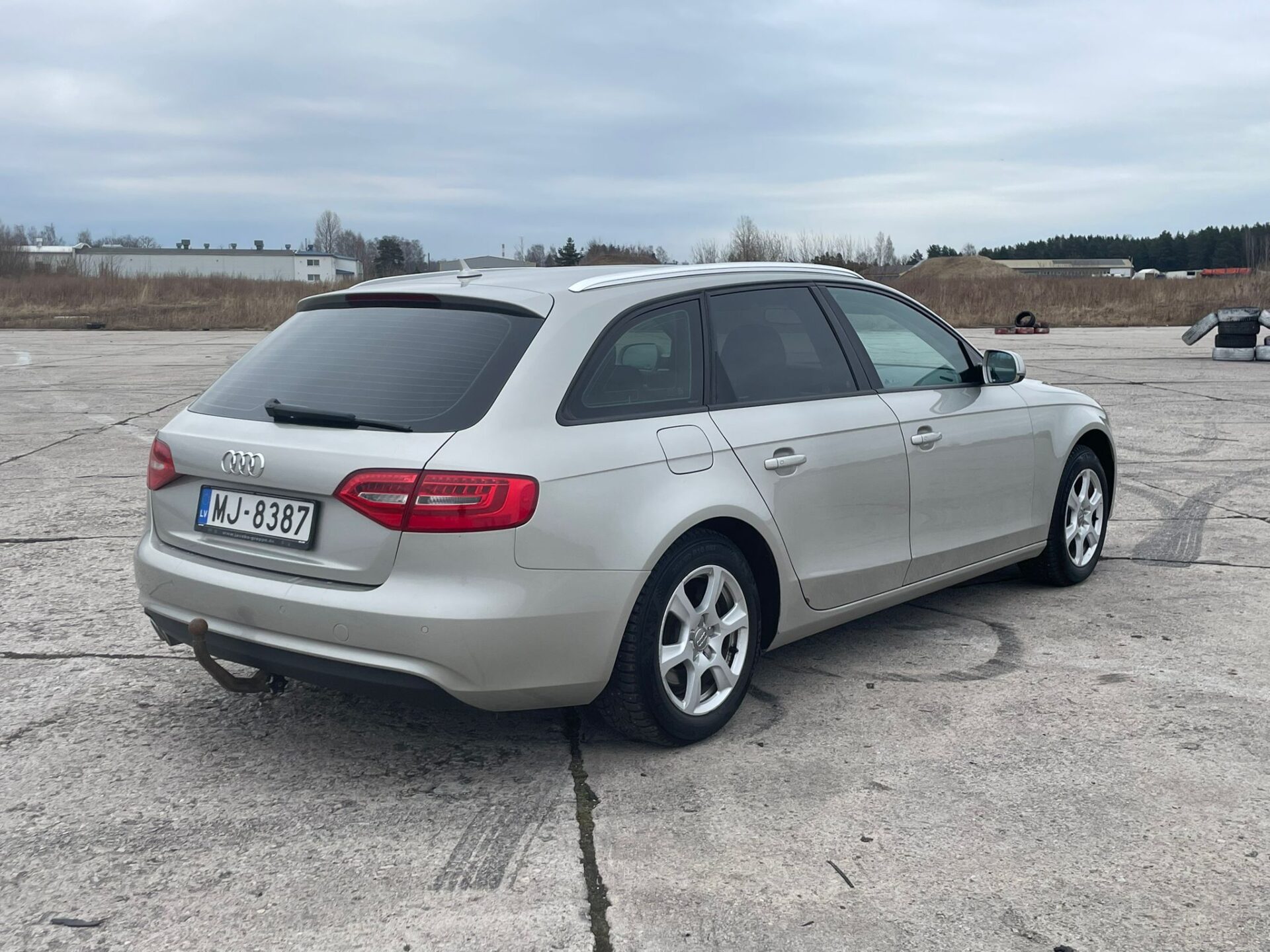 AUDI A4 AVANT