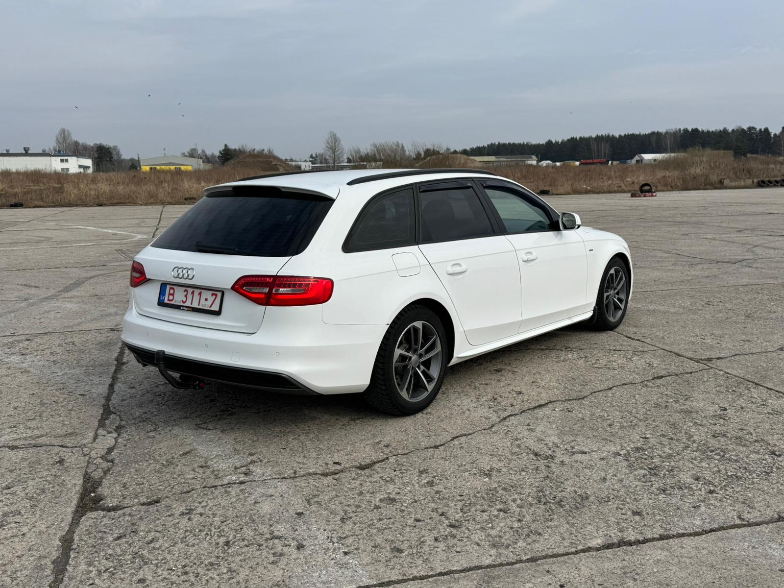 AUDI A4 S-LINE