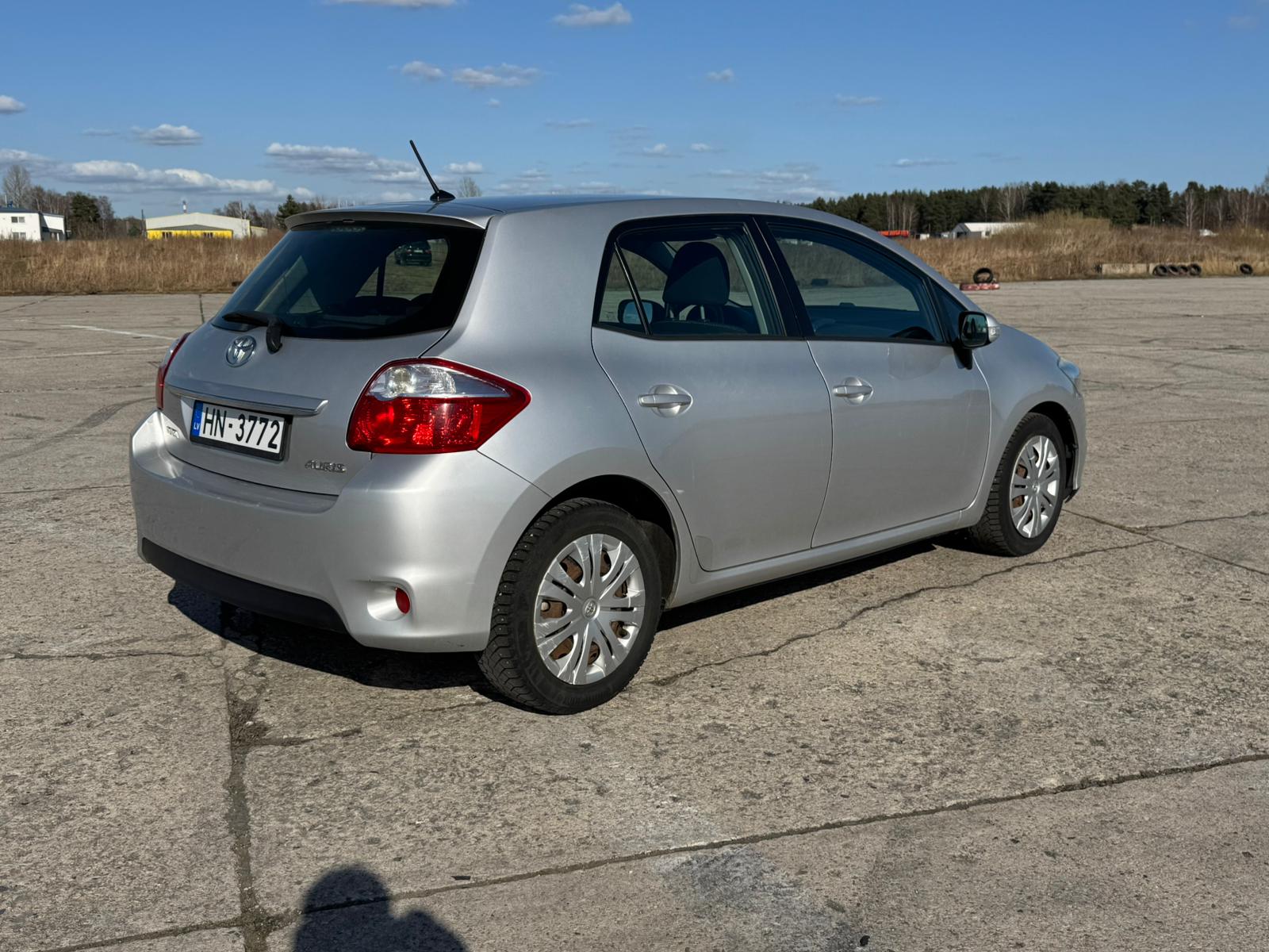 TOYOTA AURIS