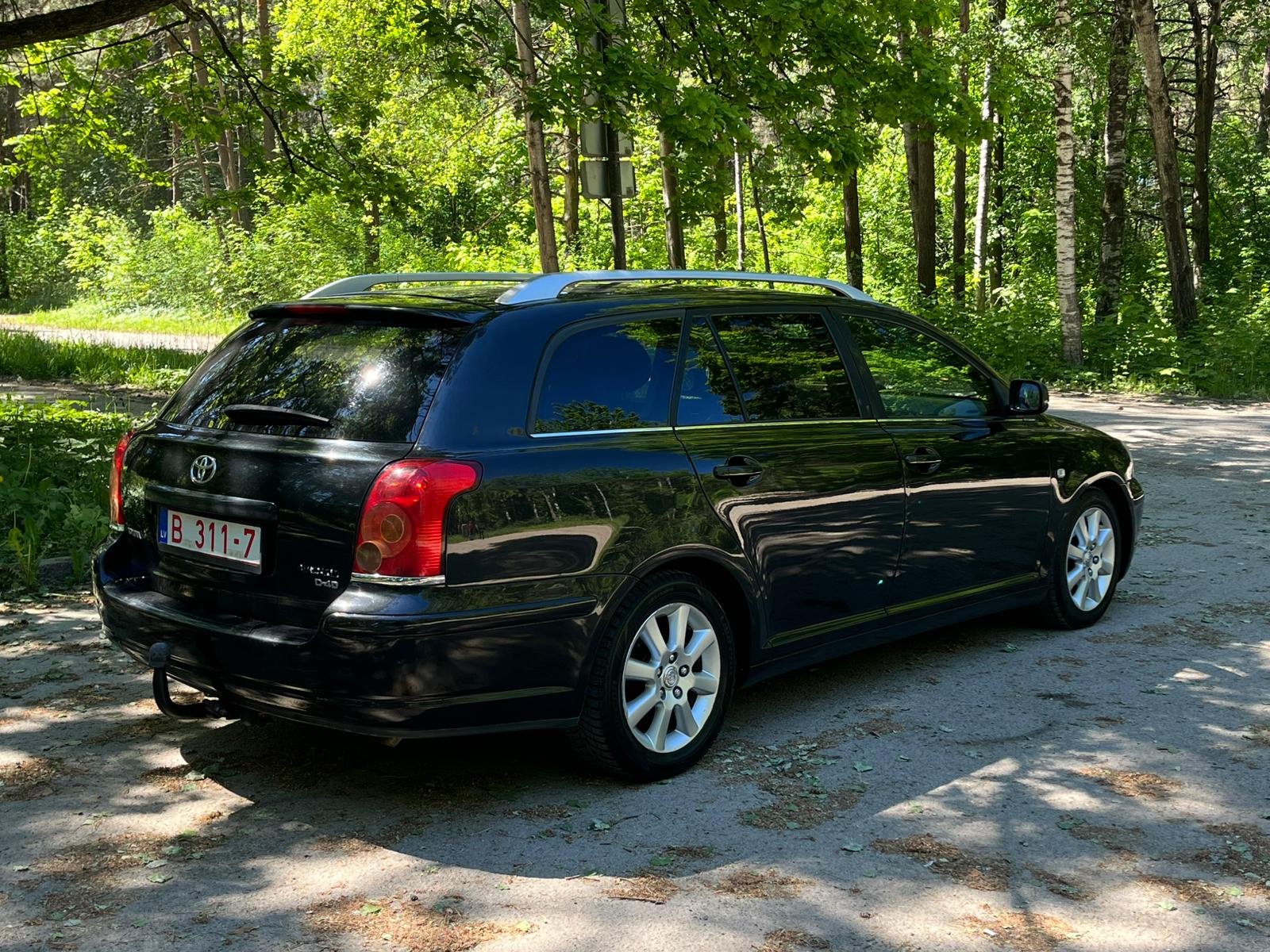TOYOTA AVENSIS