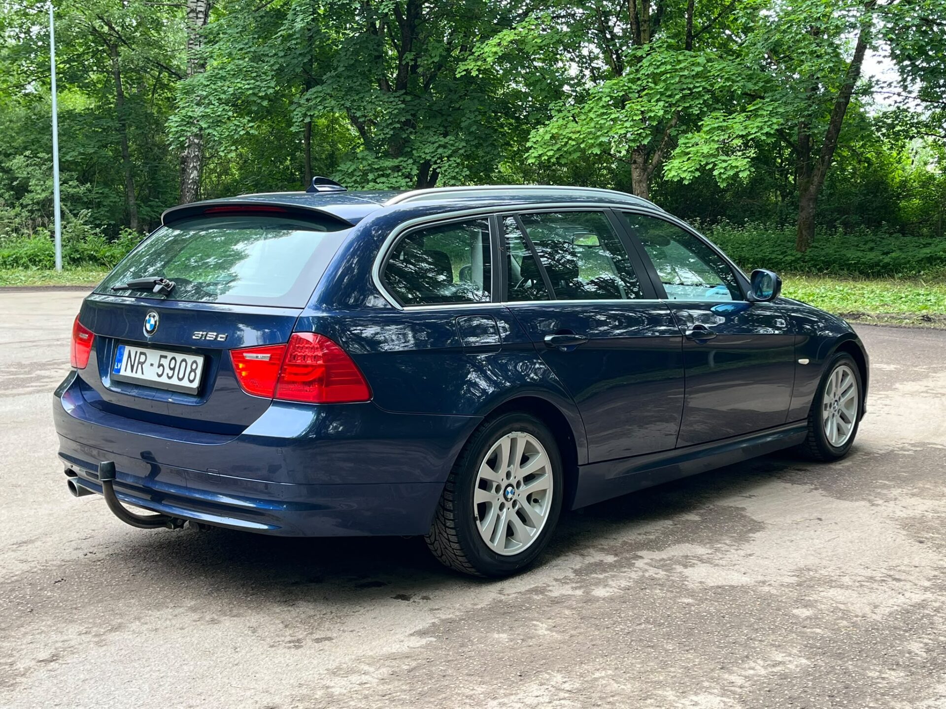 BMW 318 (E91)