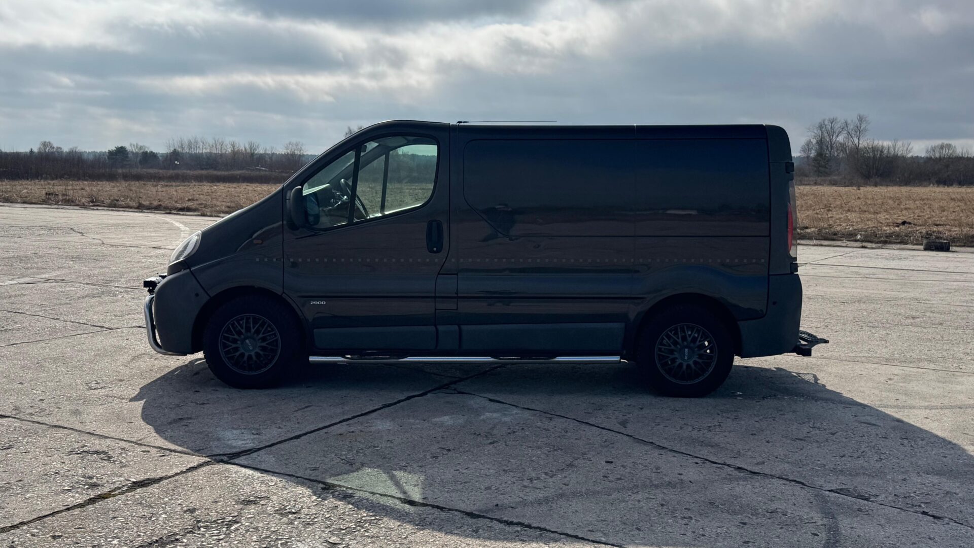 OPEL VIVARO KRAVAS BUSS