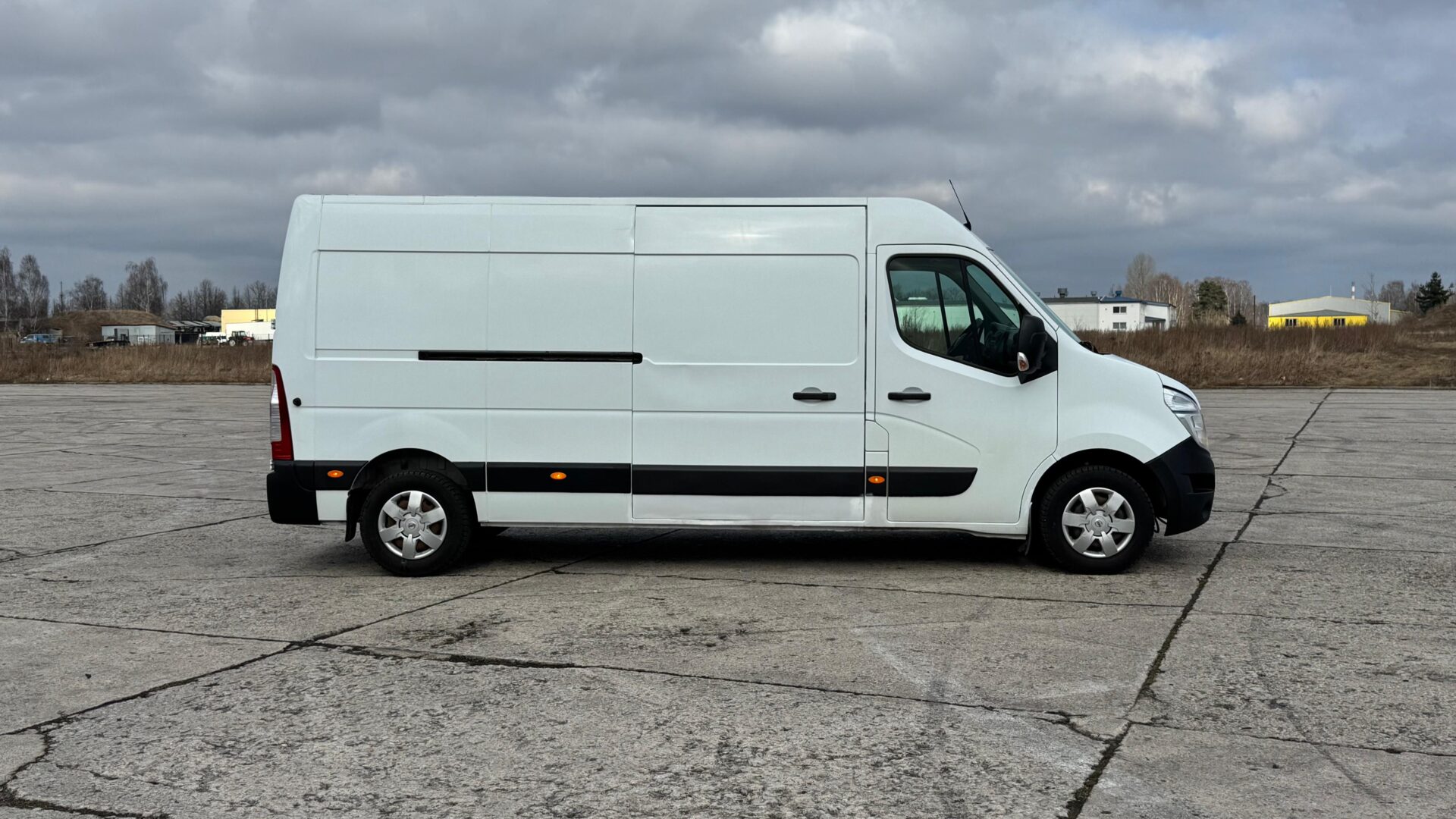 NISSAN NV400 KRAVAS BUSS