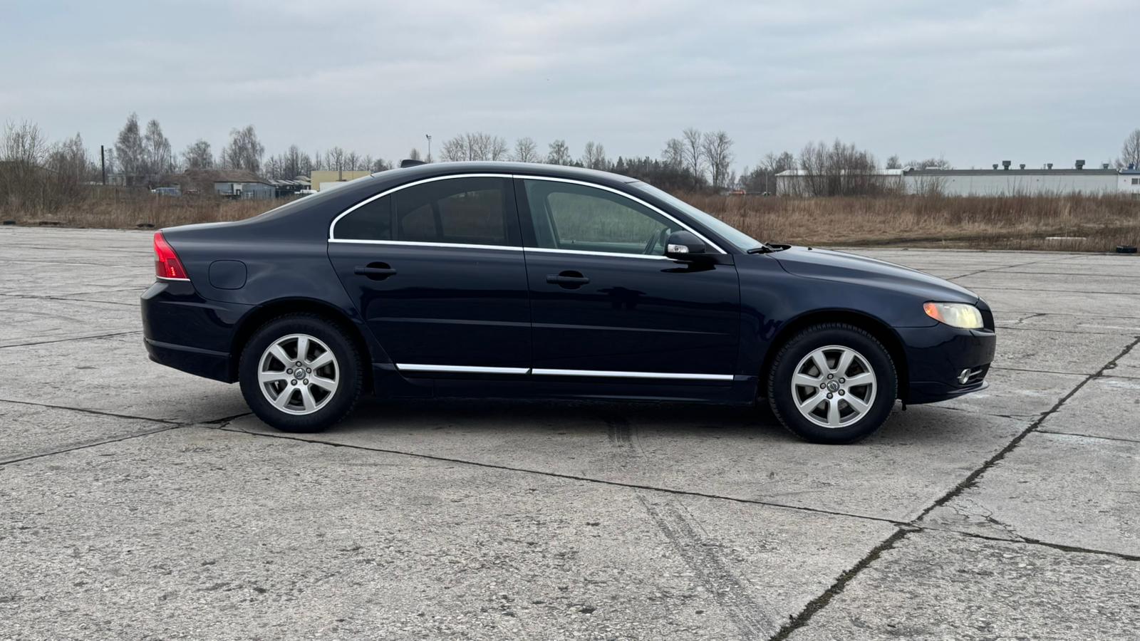 VOLVO S80