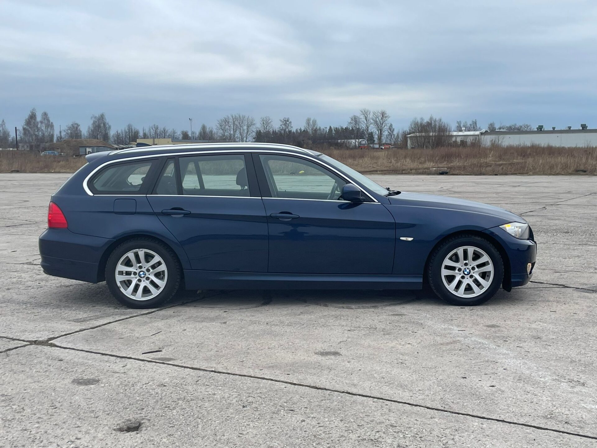 BMW 318 (E91)