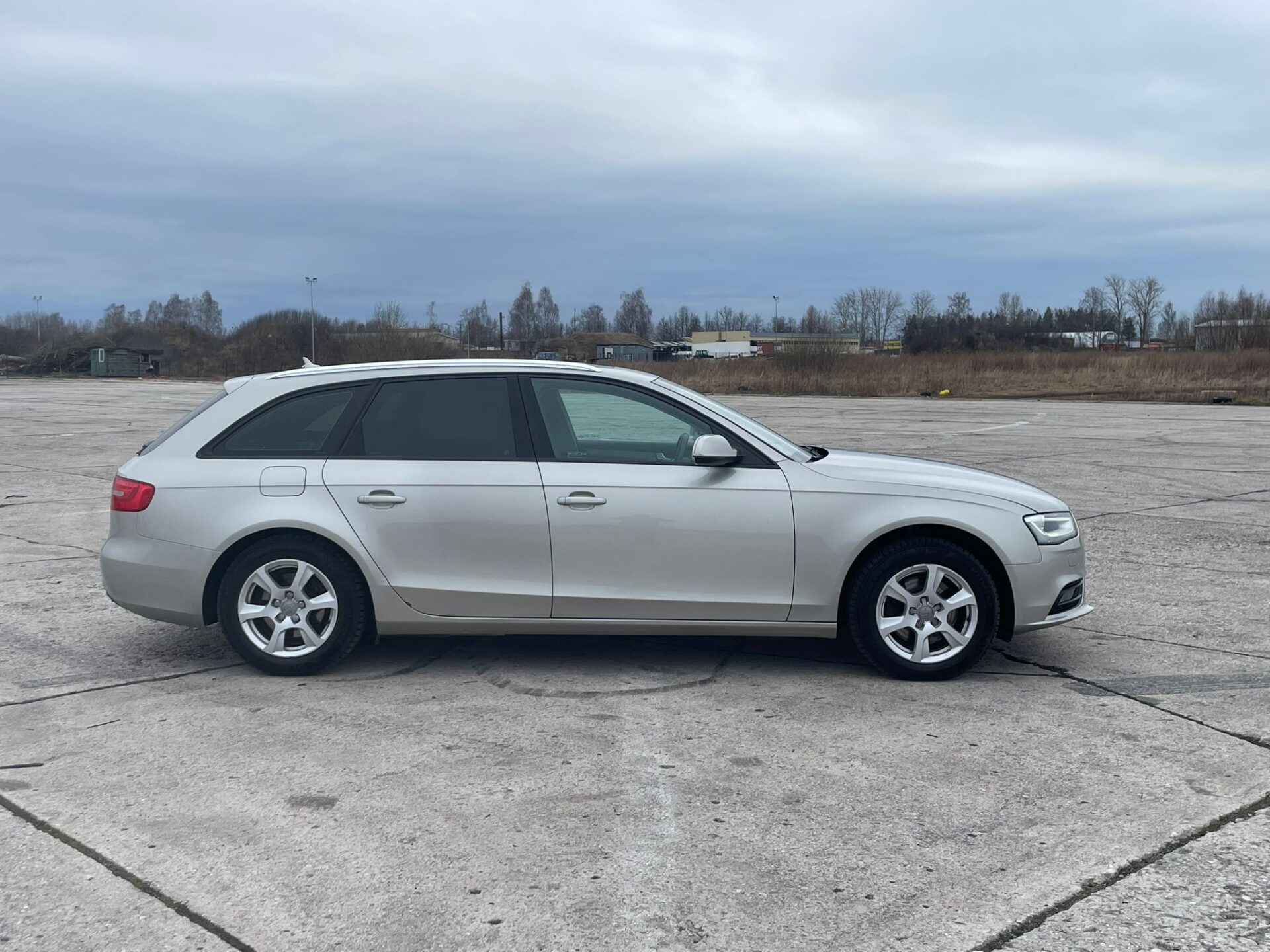 AUDI A4 AVANT